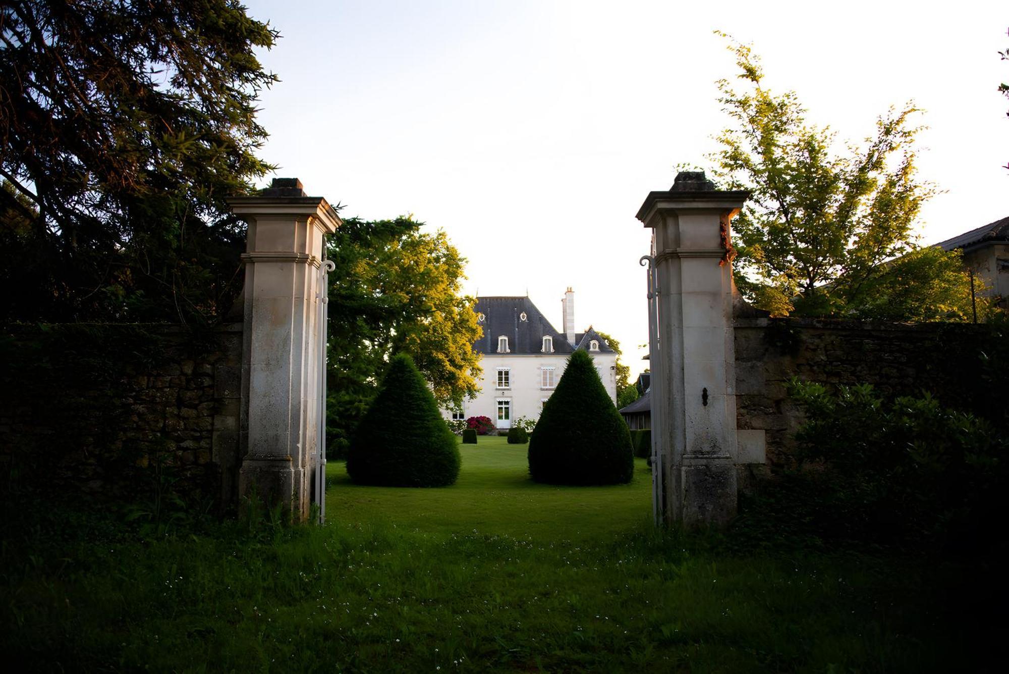 Bed and Breakfast Domaine De La Briouse Sanxay Exterior foto