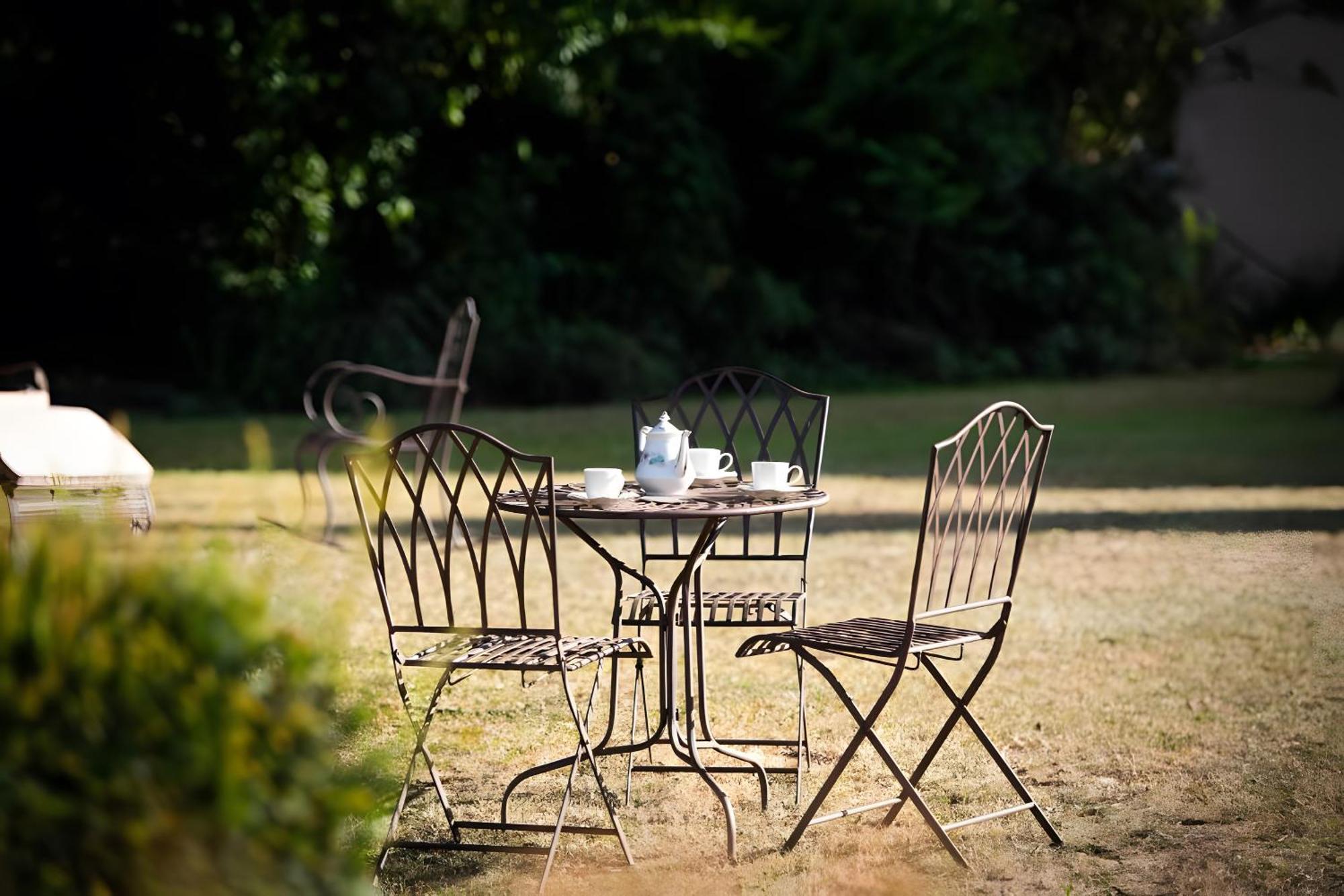 Bed and Breakfast Domaine De La Briouse Sanxay Exterior foto